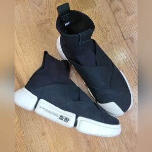 Li-Ning Essence 2 W's shoe